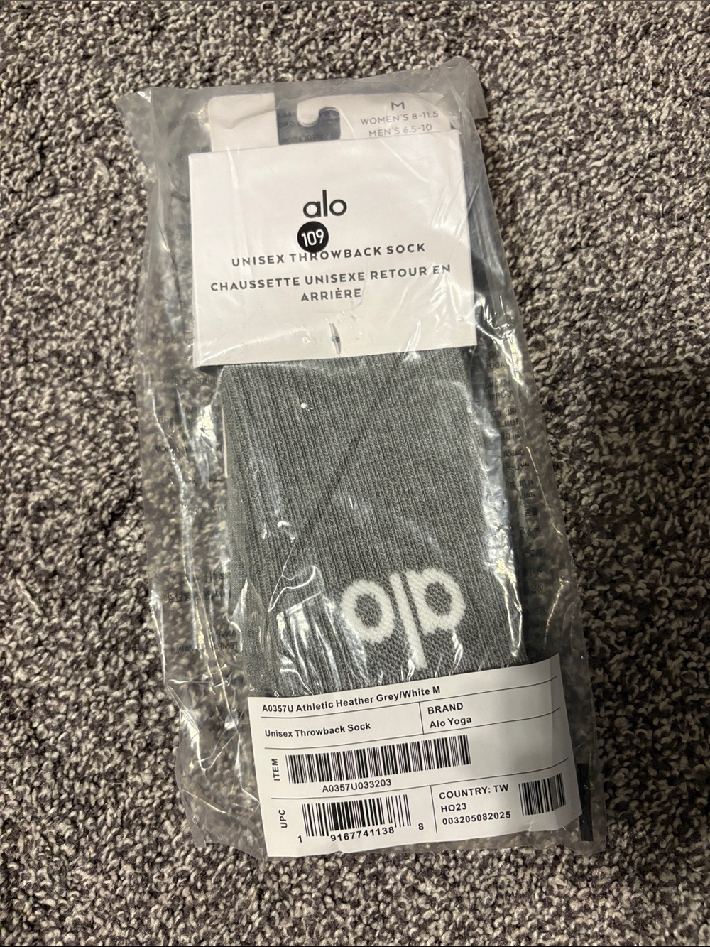 ALO Yoga Unisex Throwback Socks